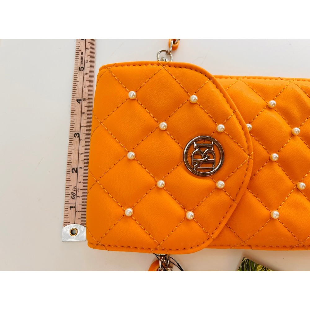 NWT Badgley Mischka Yellow Quilted‎ Vegan Leather Phone Crossbody Pearl Strap - Picture 6 of 7